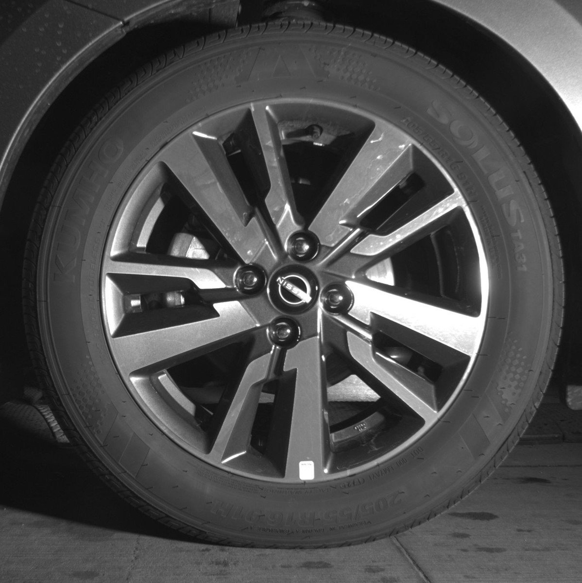 Used 2025 Nissan Versa SV image 12