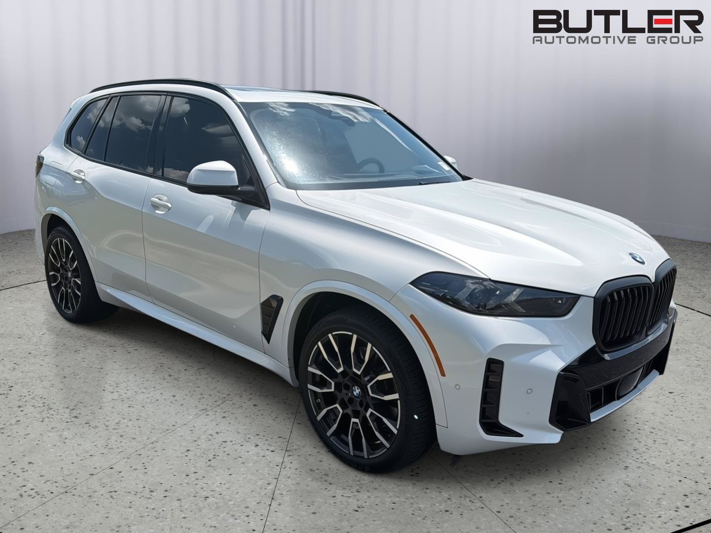 Used 2025 BMW X5 xDrive40i w/ M Sport Package AWD/4WD image 8