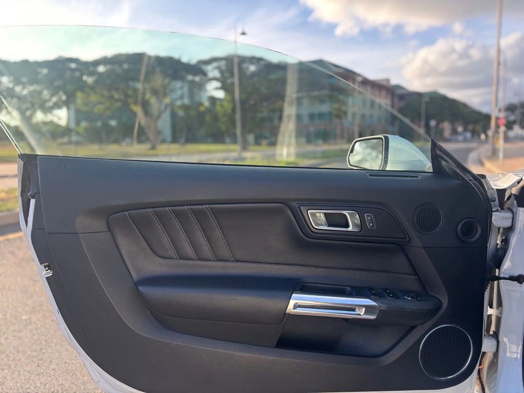 Used 2020 Ford Mustang Premium image 12