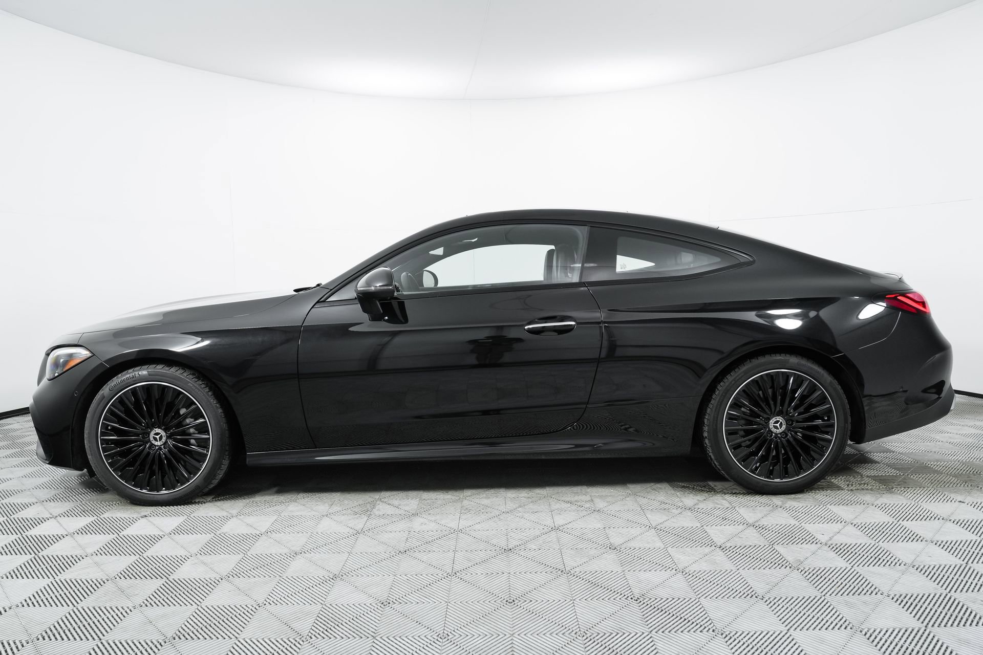 Used 2025 Mercedes-Benz CLE 450 4MATIC Coupe image 4