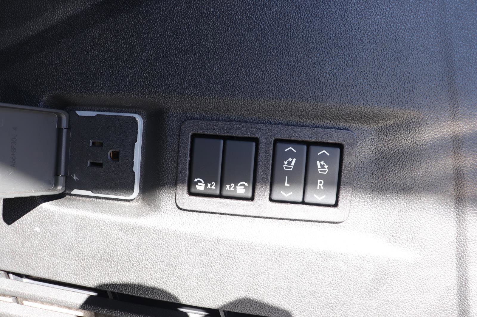 Used 2024 Chevrolet Tahoe High Country image 19