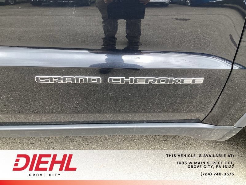 Used 2017 Jeep Grand Cherokee Limited AWD/4WD image 10