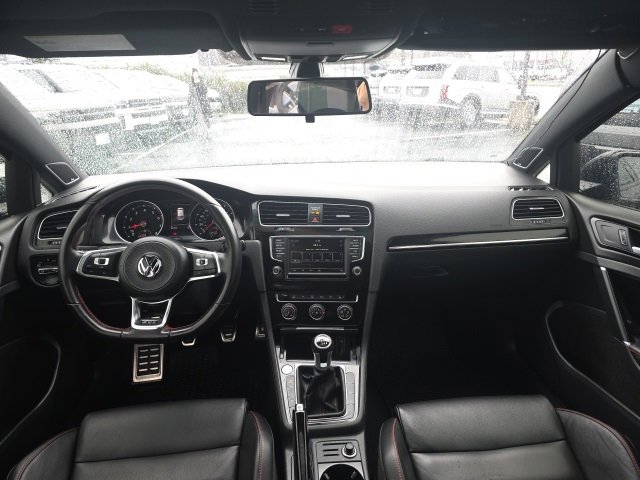 Used 2017 Volkswagen GTI SE image 30