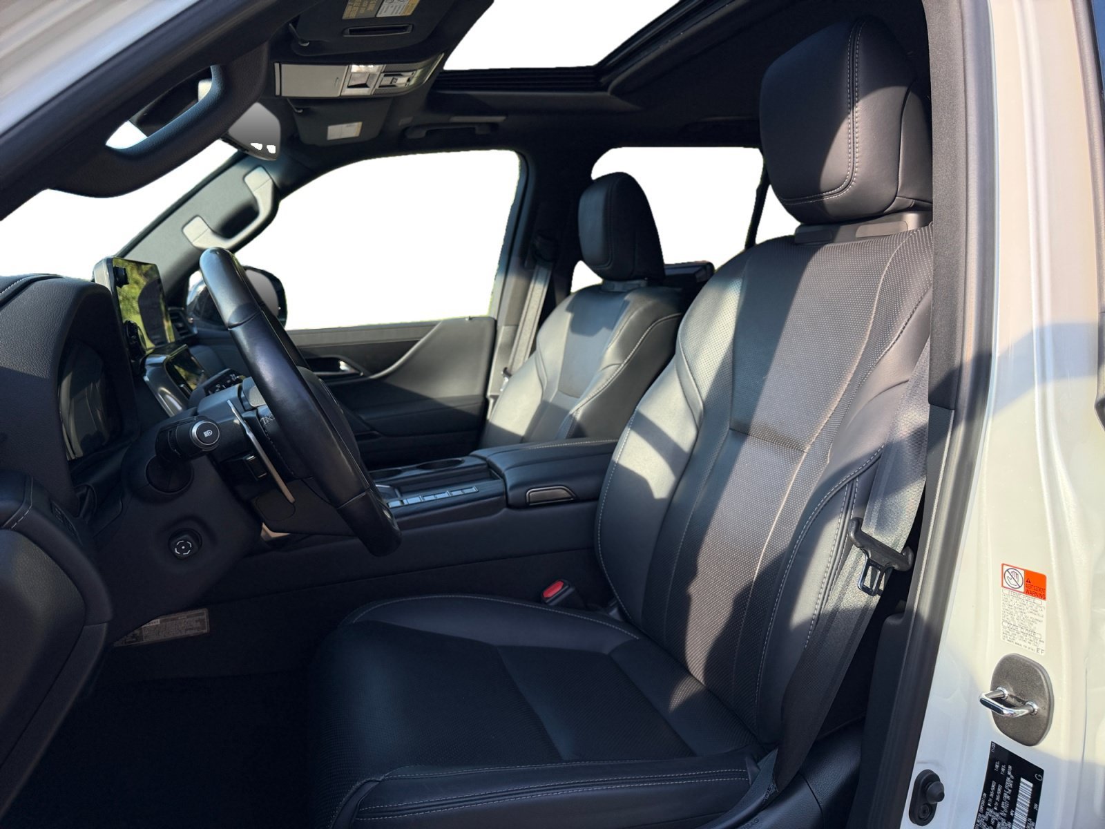 Used 2024 Lexus LX 600 4WD w/ Appearance Package image 10