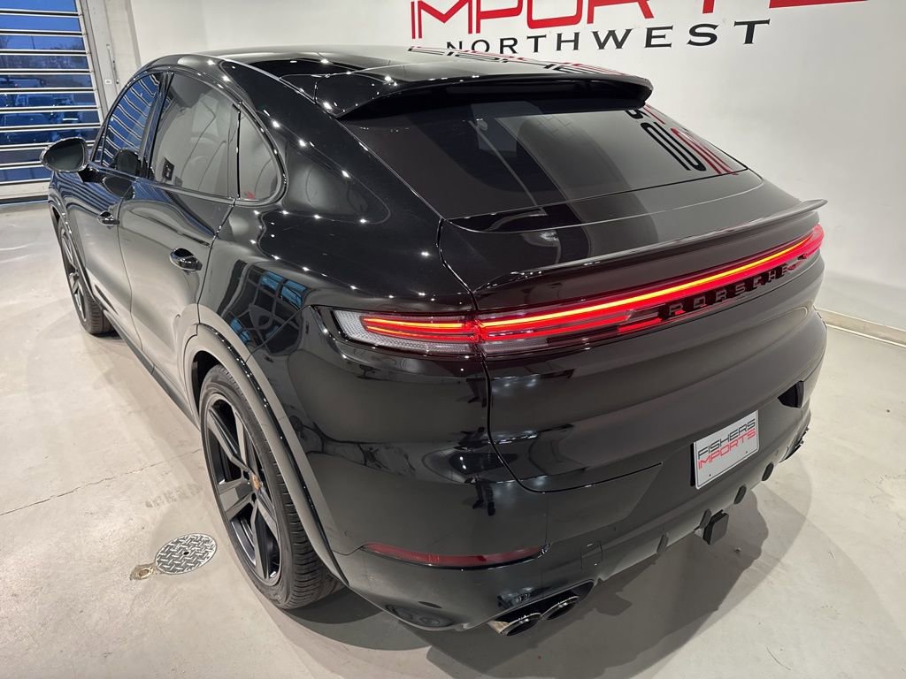 Used 2025 Porsche Cayenne GTS AWD/4WD image 10