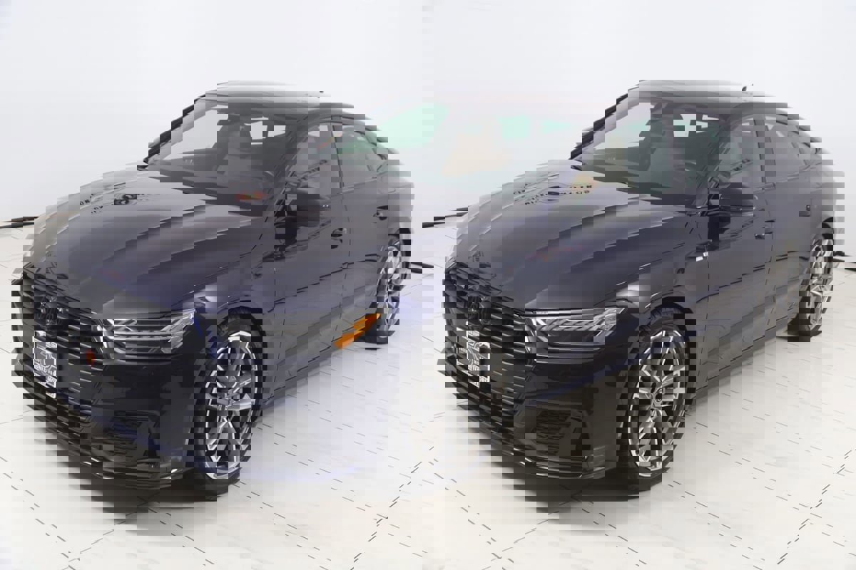 Used 2021 Audi A7 e Premium Plus w/ Black Optic Package image 24