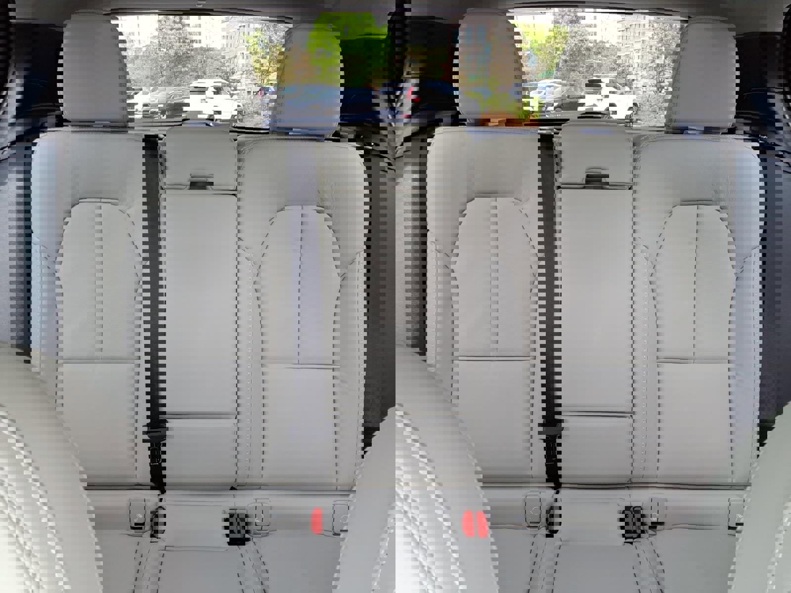 Certified 2023 Volvo XC40 B5 Plus w/ Protection Package Premier AWD/4WD image 15