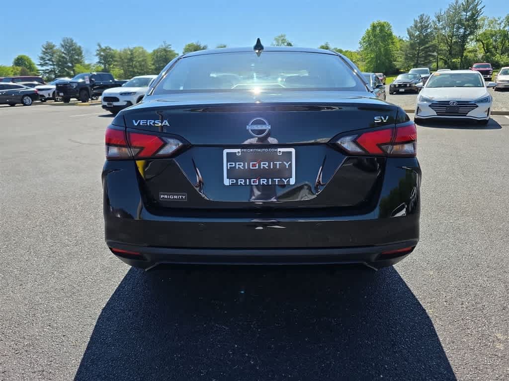 Used 2023 Nissan Versa SV FWD image 15