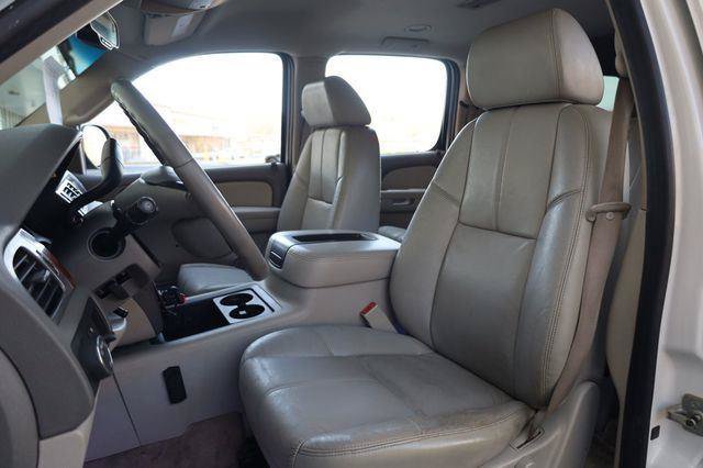 Used 2008 Chevrolet Suburban LT w/ LT Preferred Equipment Group RWD image 15