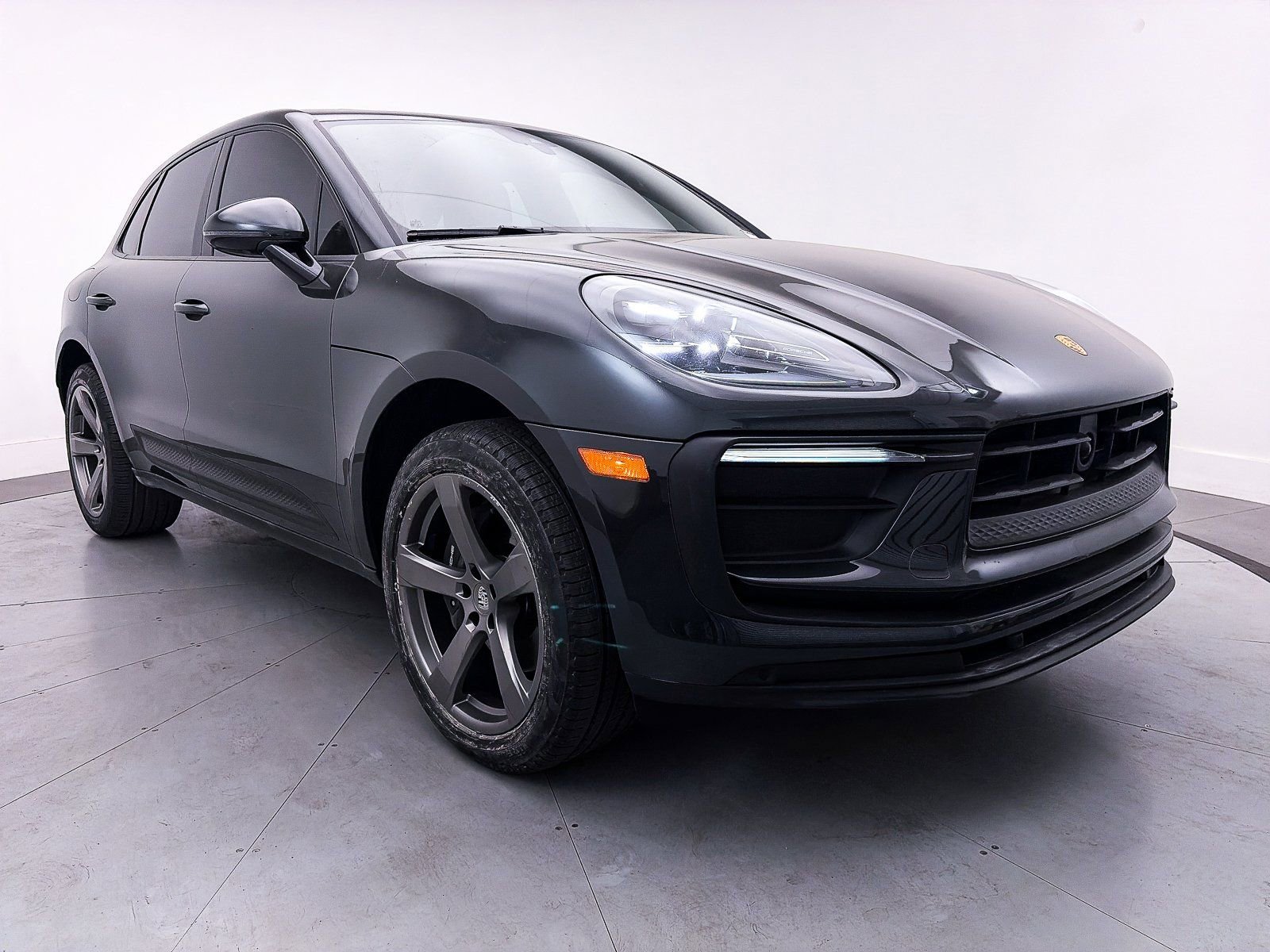 Used 2024 Porsche Macan image 12