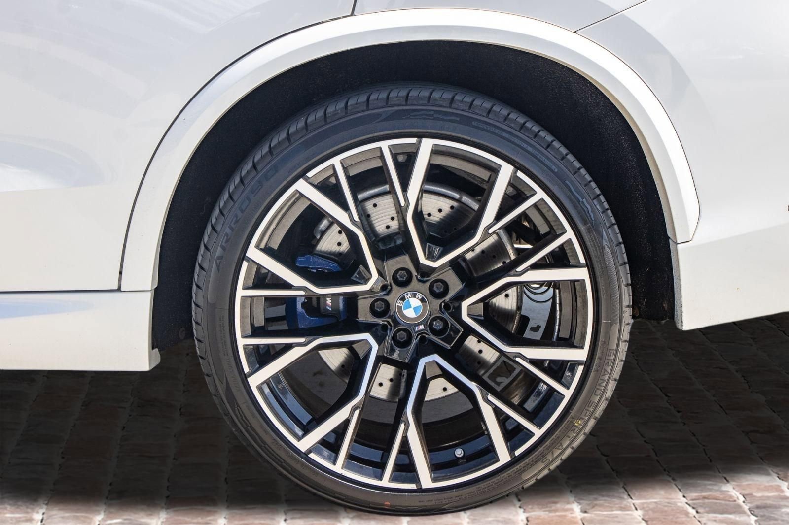 Used 2021 BMW X5 M w/ Executive Package image 43