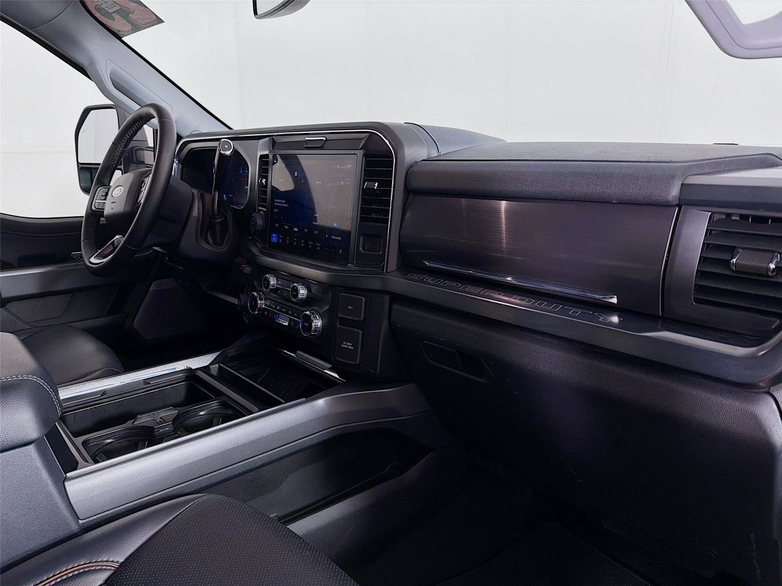 Used 2025 Ford F350 Lariat w/ Lariat Ultimate Package AWD/4WD image 29
