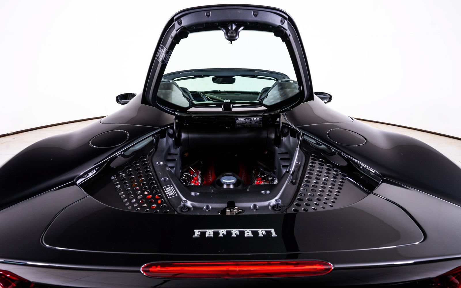 Used 2022 Ferrari SF90 Spider AWD/4WD image 14