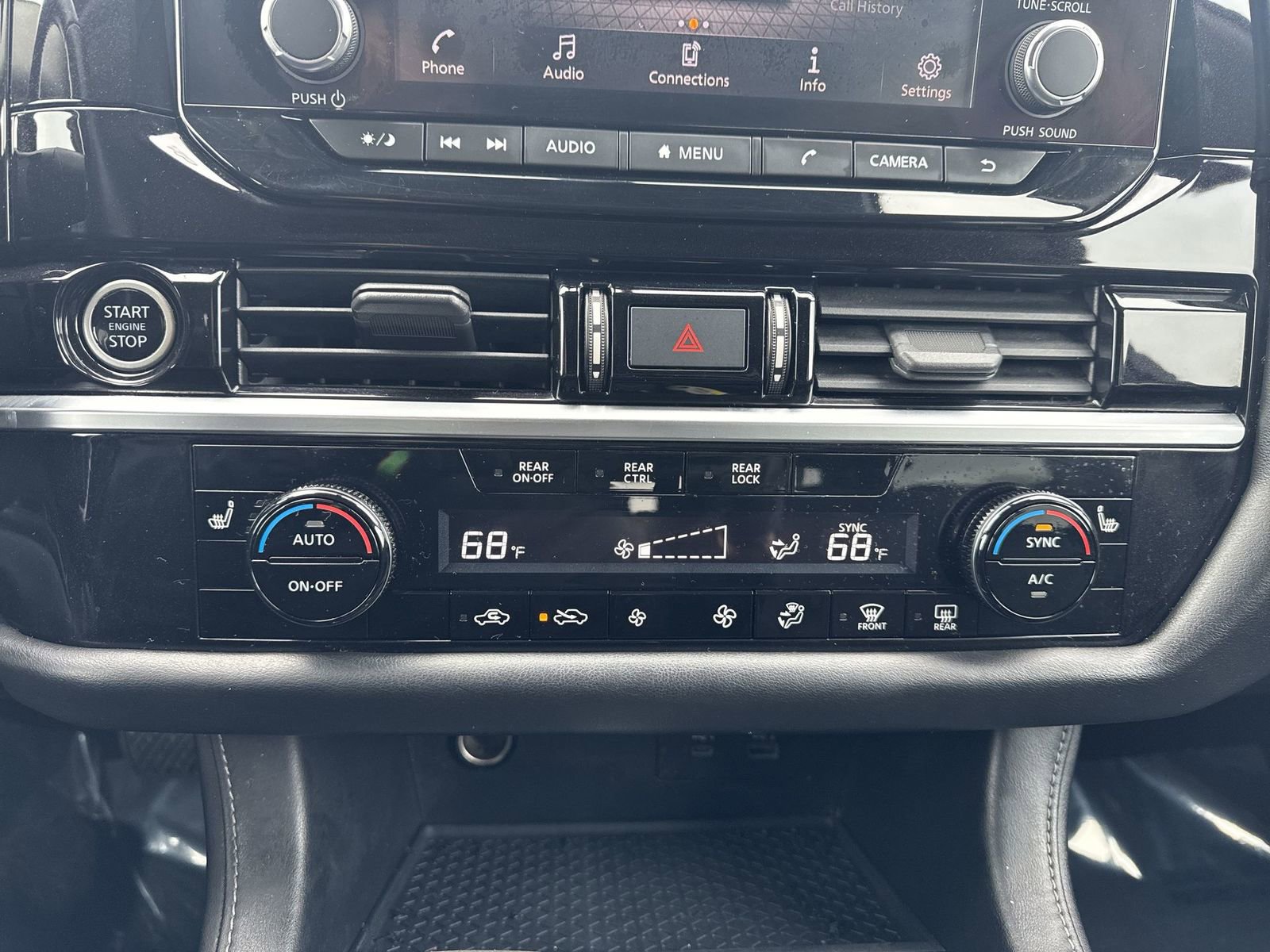 Used 2022 Nissan Pathfinder SV image 17