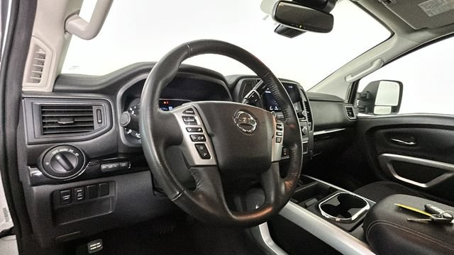 Used 2022 Nissan Titan SV w/ SV Convenience Package AWD/4WD image 14