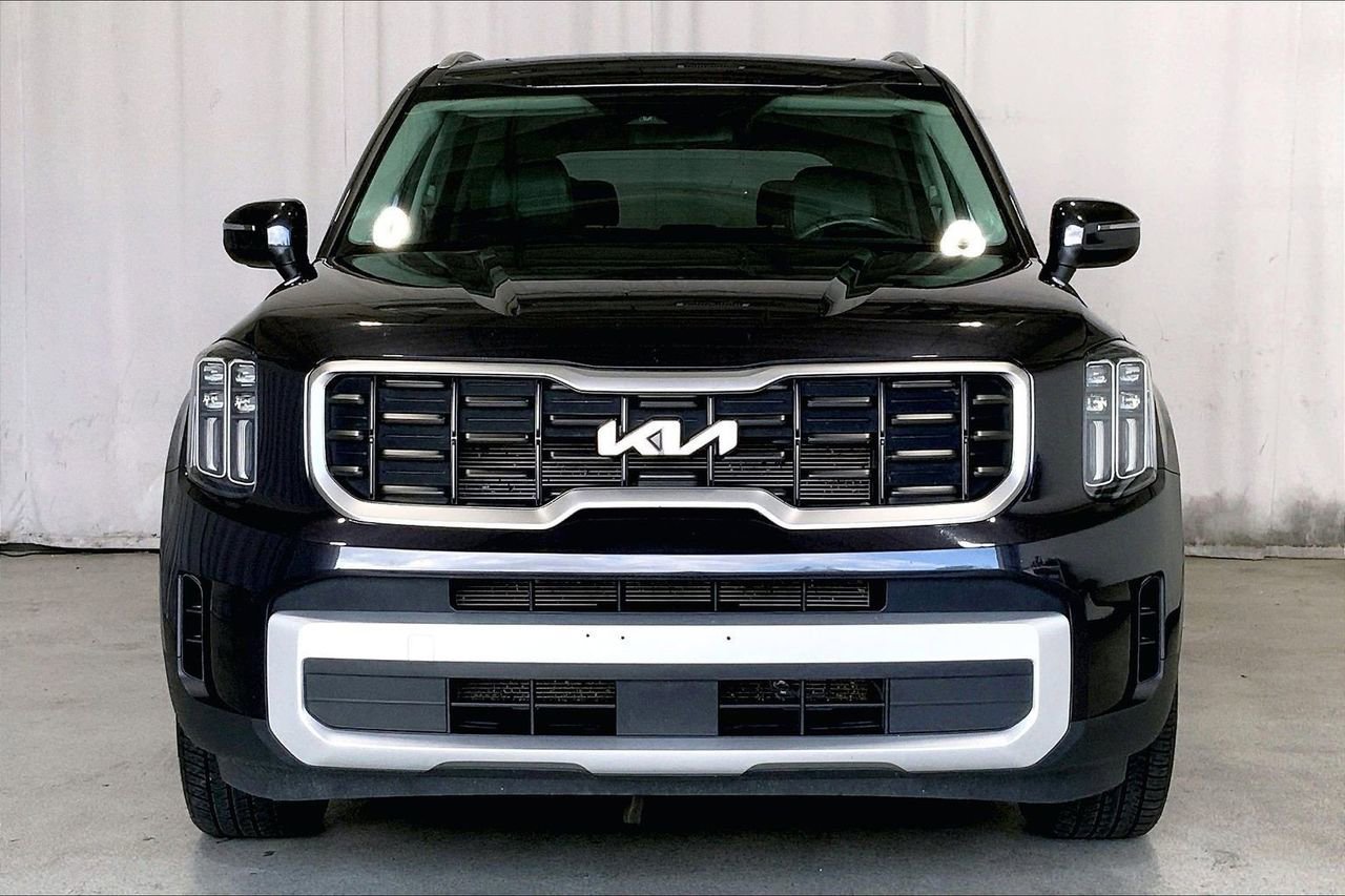 Used 2025 Kia Telluride S FWD image 2