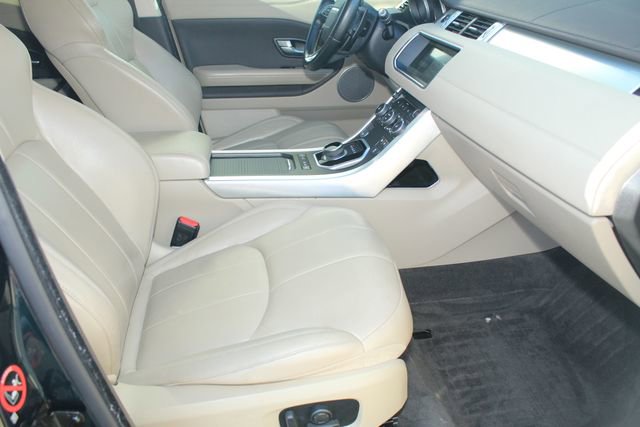 Used 2017 Land Rover Range Rover Evoque SE image 3