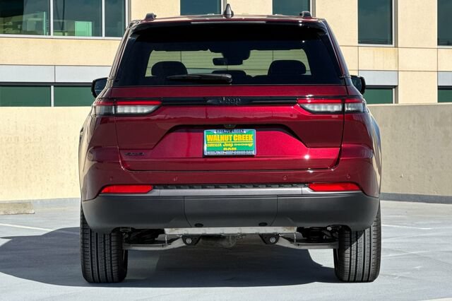New 2026 Jeep Grand Cherokee Limited w/ Limited Altitude Package AWD/4WD image 5