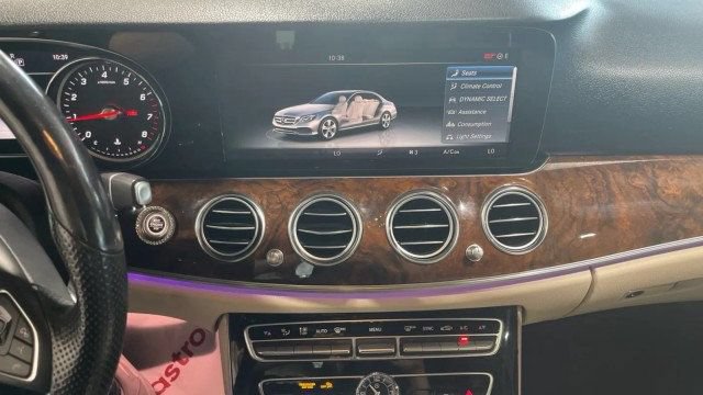 Used 2017 Mercedes-Benz E 300 4MATIC image 22