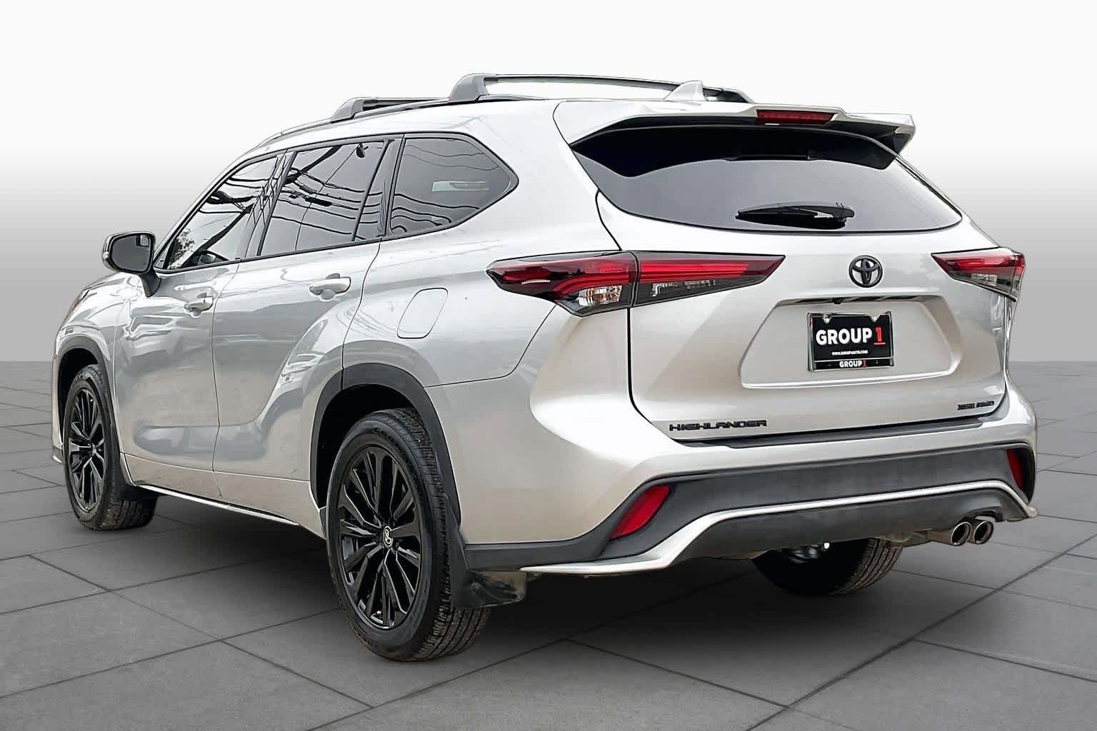 Used 2025 Toyota Highlander XSE AWD/4WD image 12
