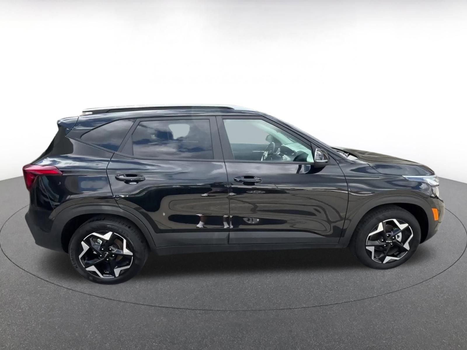Used 2025 Kia Seltos S FWD image 18