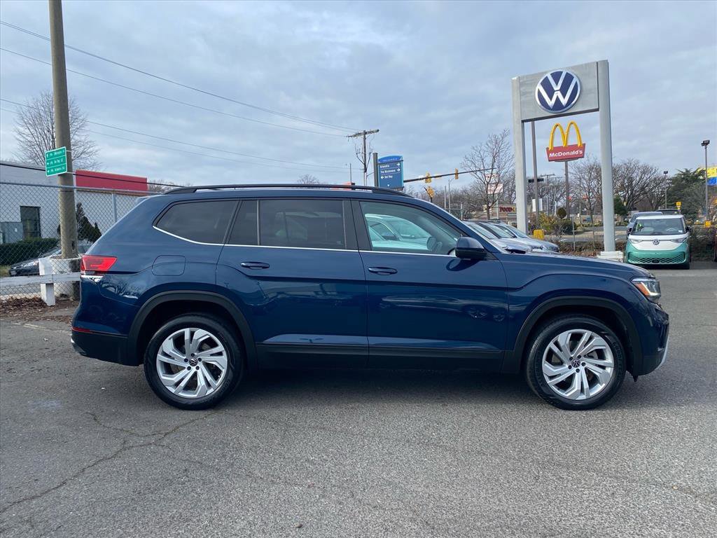 Certified 2022 Volkswagen Atlas SE image 2