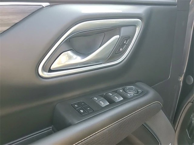 Used 2023 GMC Yukon SLT w/ SLT Premium Package image 14