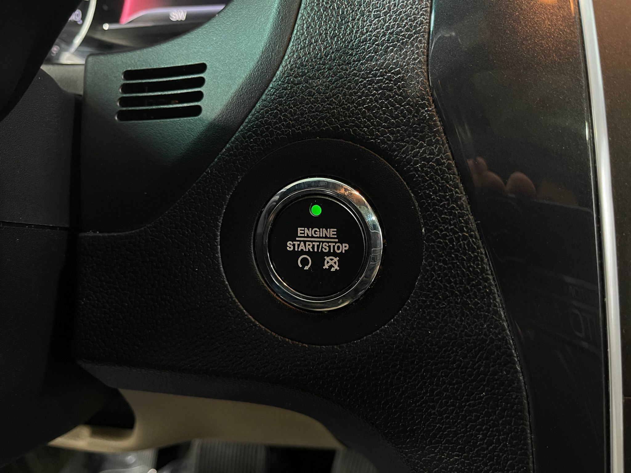 Used 2017 Ford Explorer Limited image 21