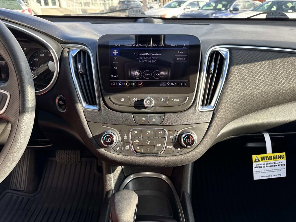 Used 2021 Chevrolet Malibu LT image 25