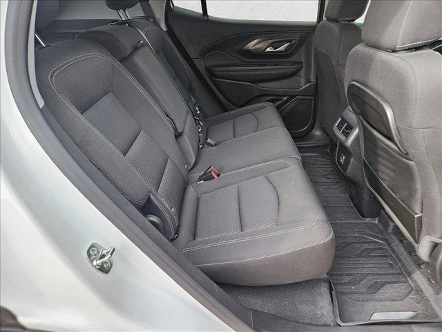 Used 2024 GMC Terrain SLE w/ Elevation Edition image 19
