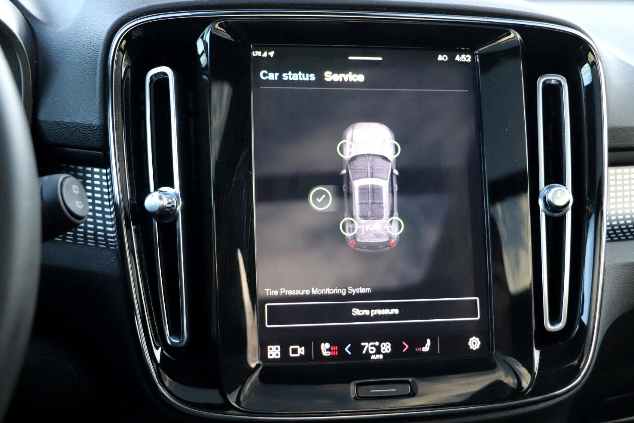 Used 2022 Volvo XC40 P8 Recharge Plus image 30