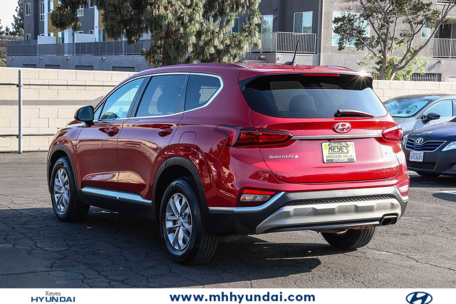 Used 2019 Hyundai Santa Fe SE AWD/4WD image 2