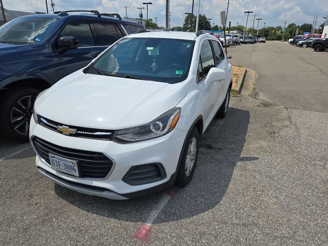 Used 2018 Chevrolet Trax LT w/ LT Convenience Package FWD image 1