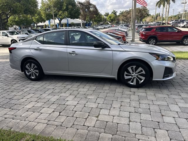 Used 2025 Nissan Altima 2.5 S FWD image 15