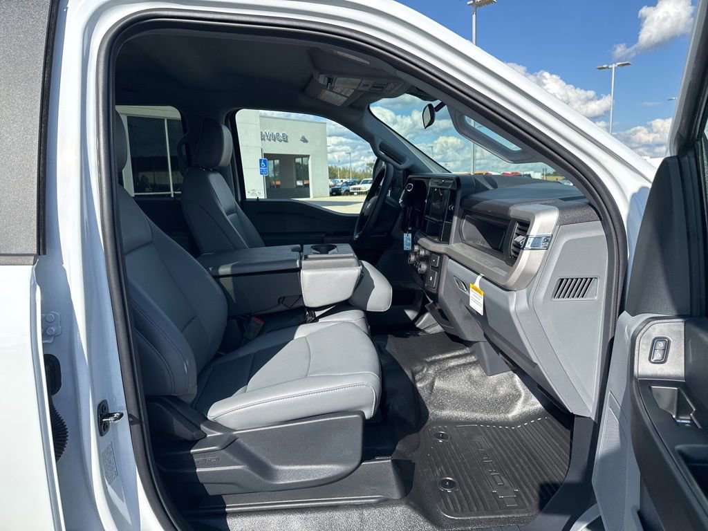 New 2026 Ford F350 XL w/ XL Chrome Package image 19