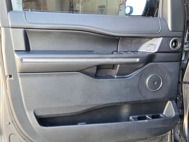 Used 2019 Ford Expedition XLT w/ Equipment Group 202A RWD image 10