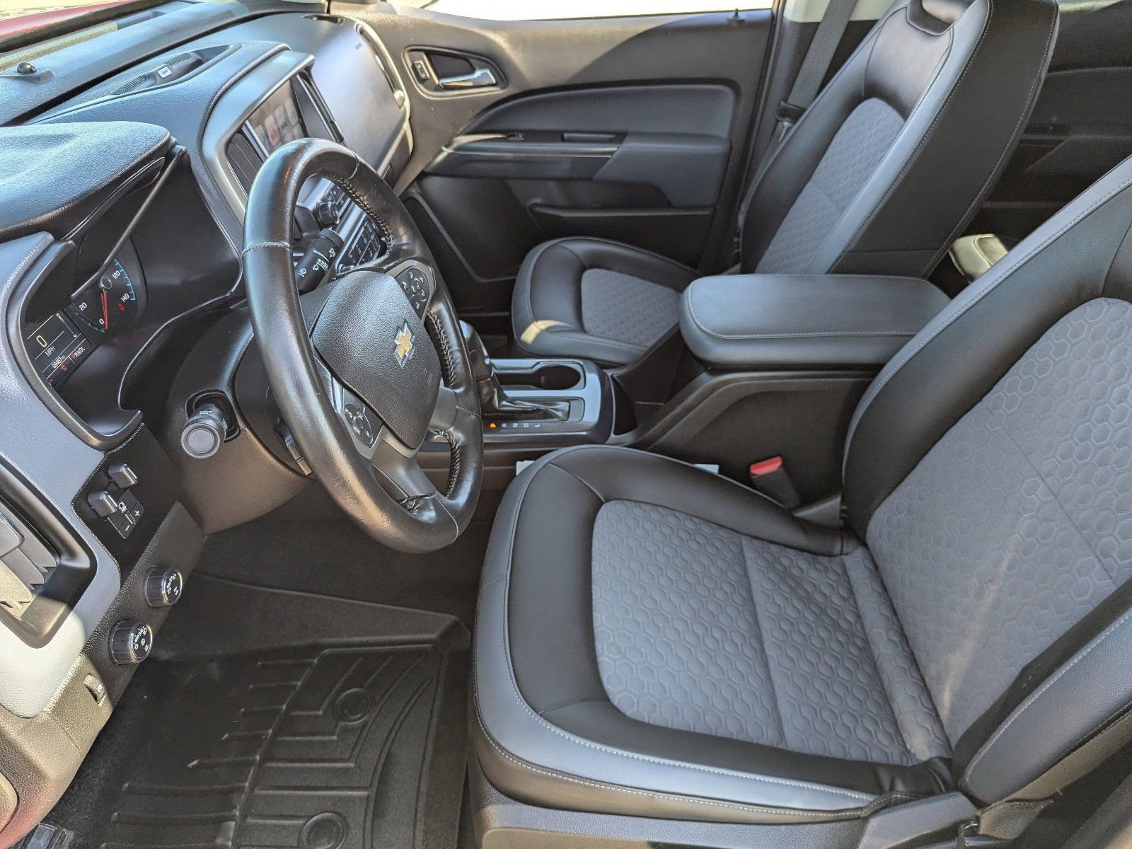 Used 2017 Chevrolet Colorado Z71 AWD/4WD image 19