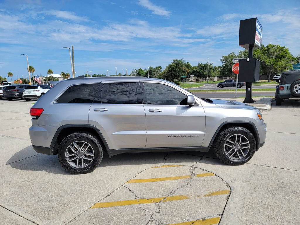 Used 2019 Jeep Grand Cherokee Laredo w/ Laredo X Package RWD image 6