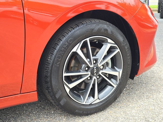 Used 2024 Kia Forte LXS w/ LXS Technology Package FWD image 5