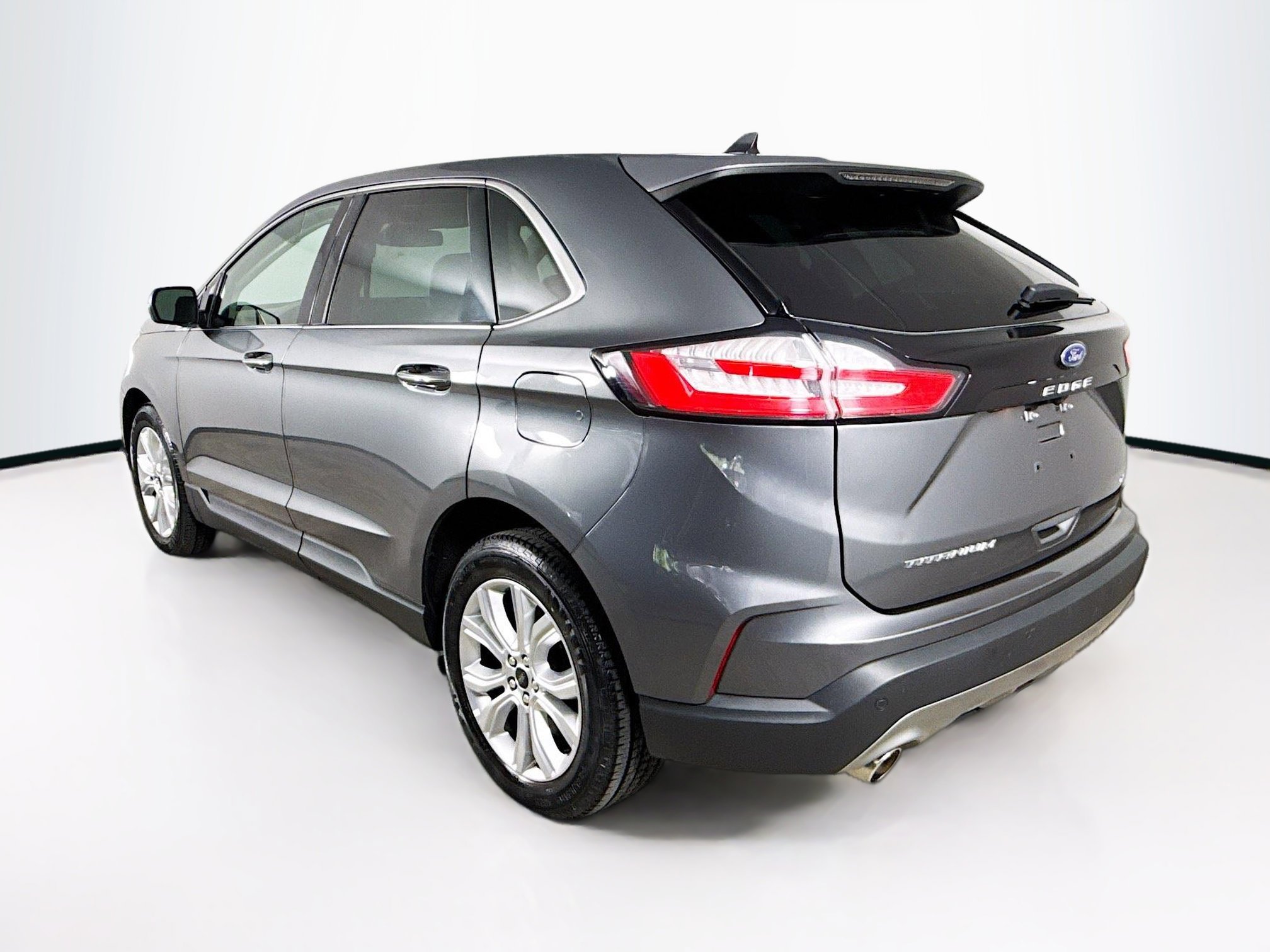Used 2023 Ford Edge Titanium image 28