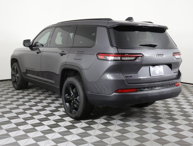 Used 2025 Jeep Grand Cherokee L Limited w/ Black Appearance Package image 5