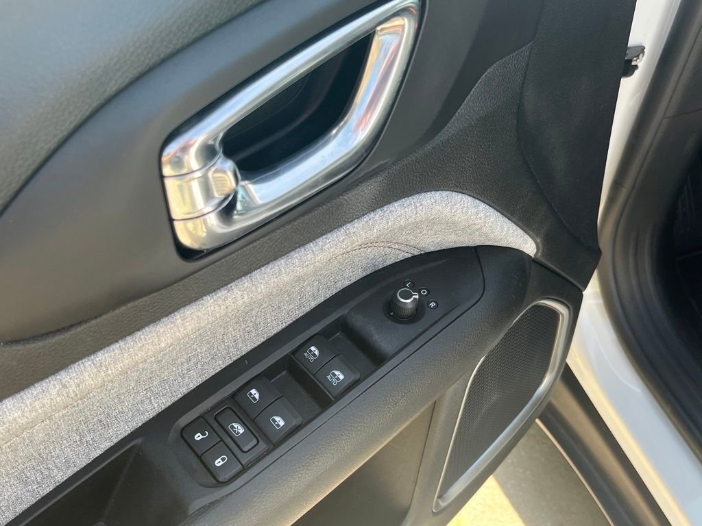 Used 2022 Jeep Compass Latitude image 29