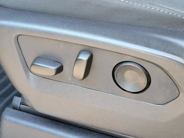 Used 2025 Chevrolet Silverado 1500 LT AWD/4WD image 9