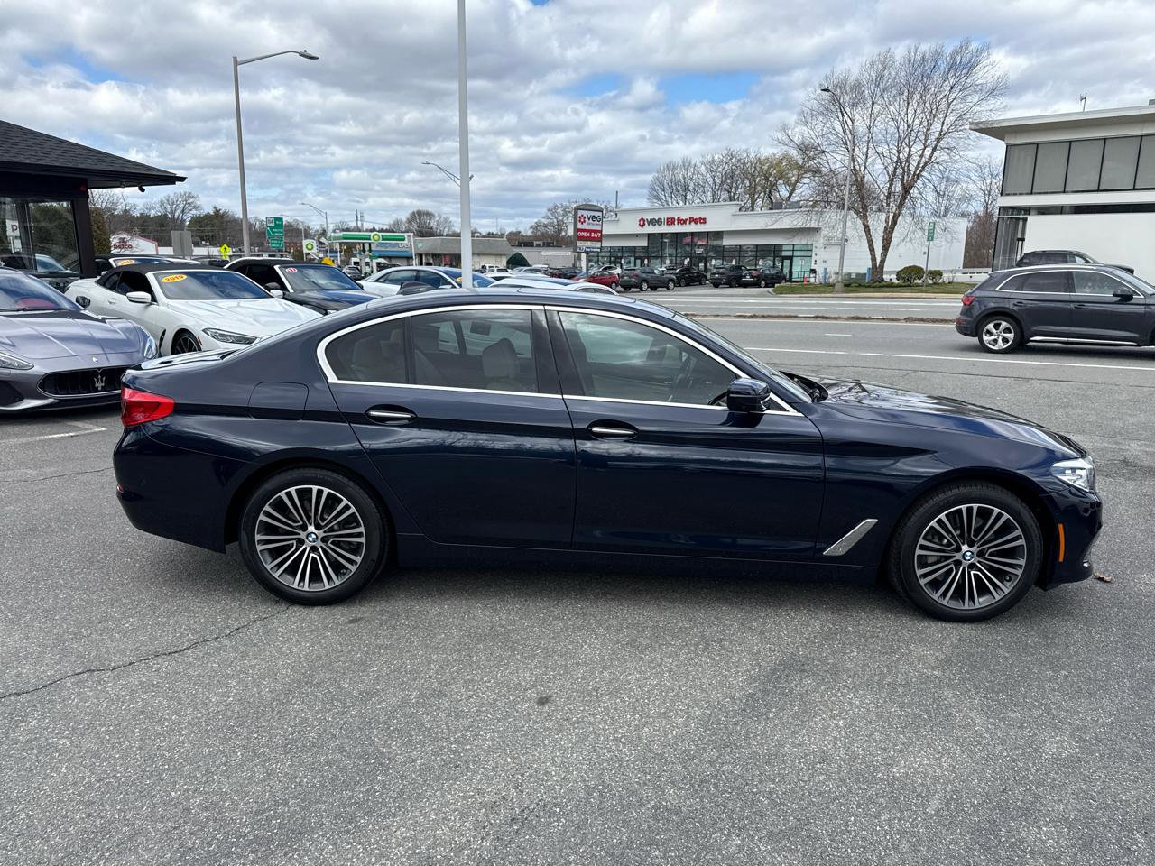 Used 2017 BMW 530i xDrive image 18