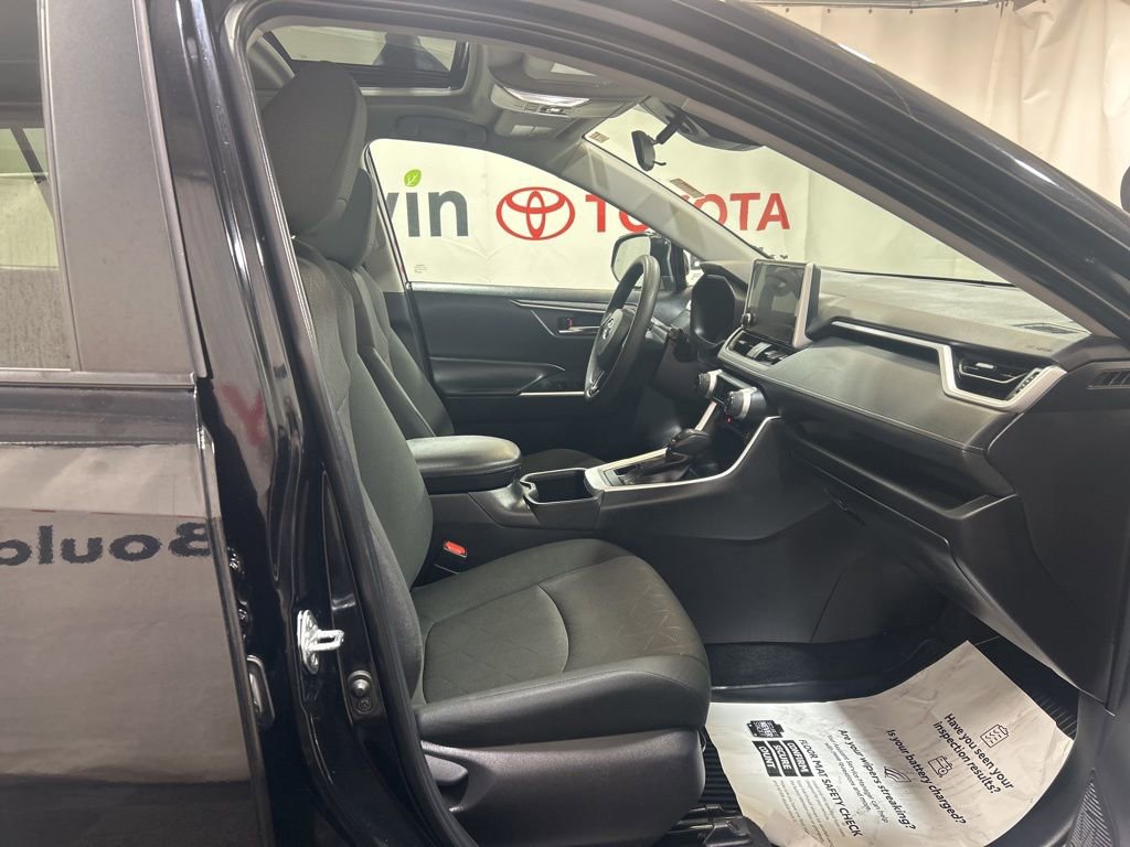 Used 2024 Toyota RAV4 XLE w/ Convenience Package image 13
