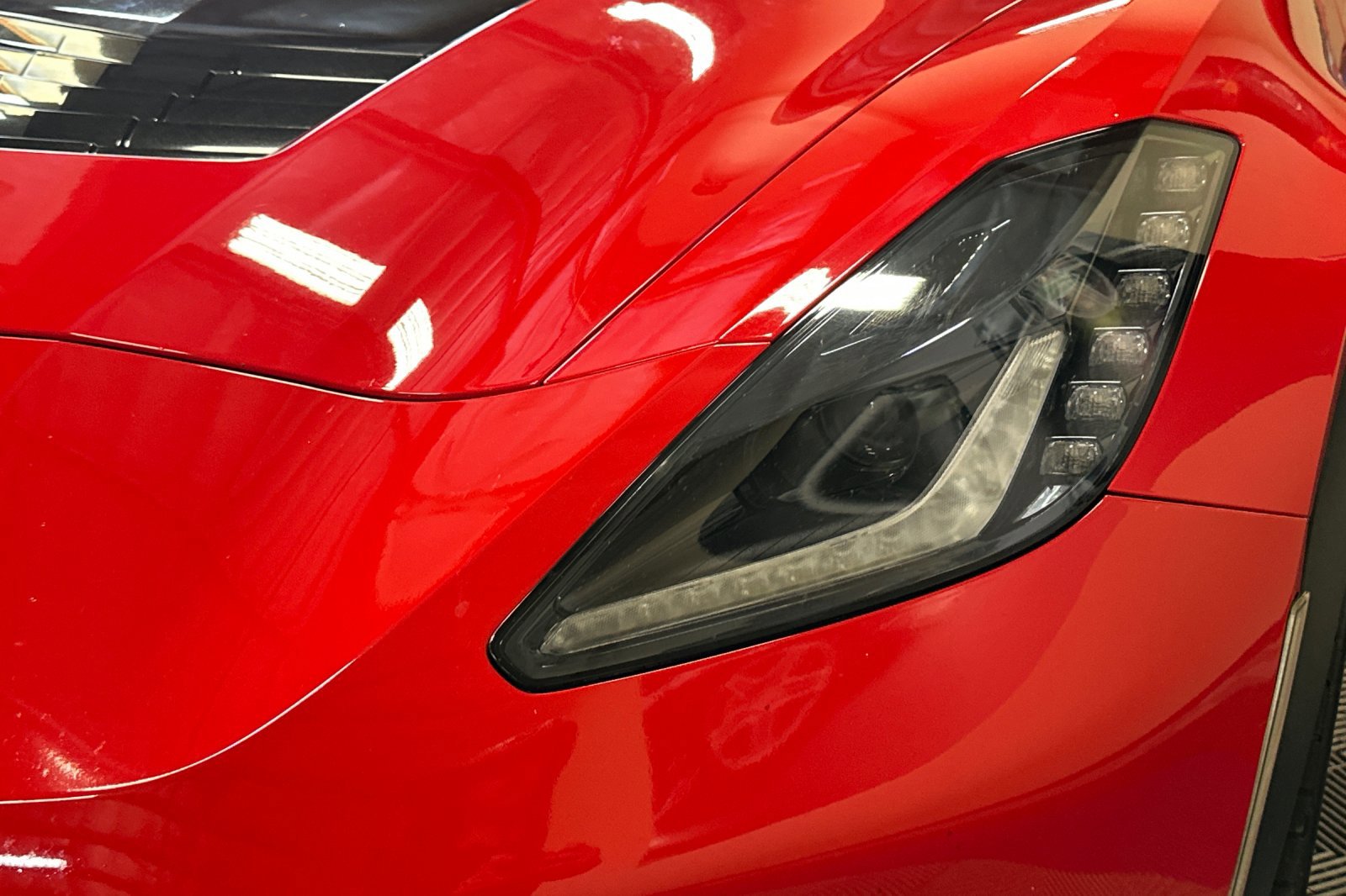 Used 2019 Chevrolet Corvette Grand Sport w/ Carbon Flash Badge Package image 50