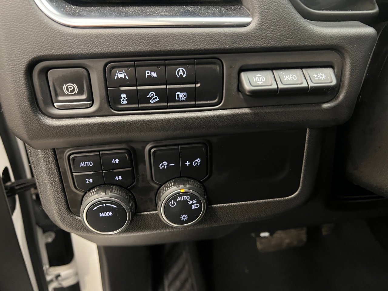 Used 2024 Chevrolet Tahoe High Country image 30