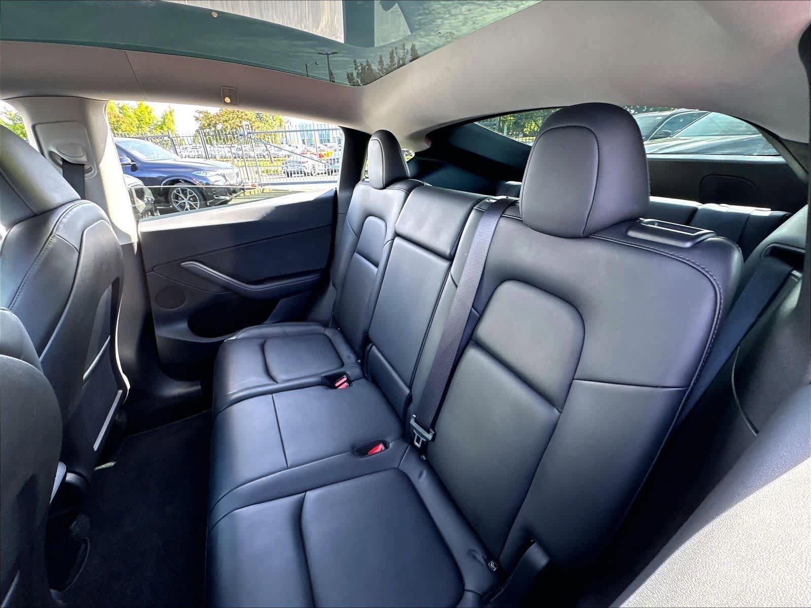 Used 2024 Tesla Model Y Long Range AWD/4WD image 24