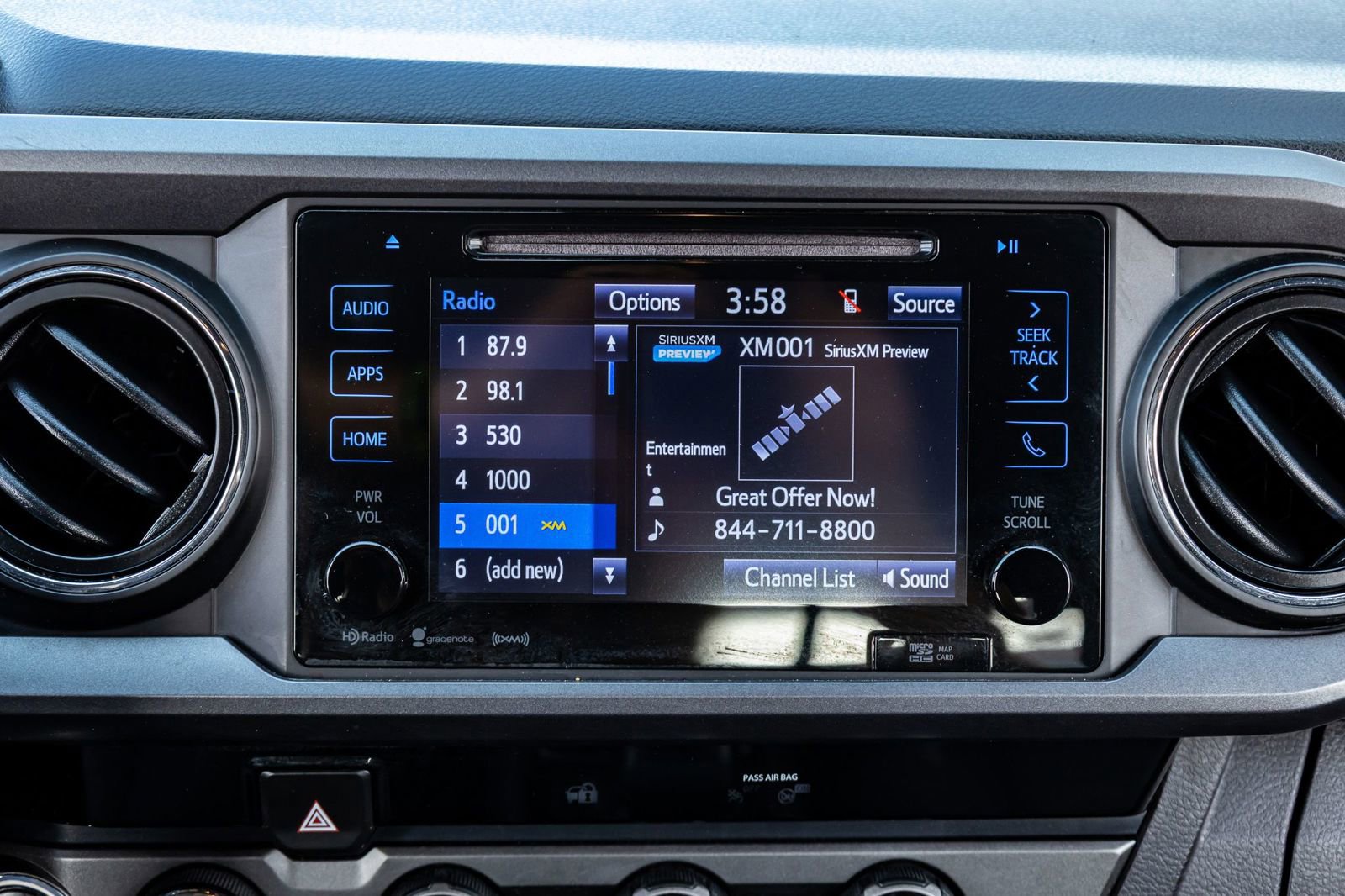 Used 2018 Toyota Tacoma TRD Off-Road w/ Technology Package image 23