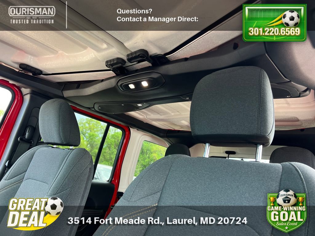 Used 2024 Jeep Wrangler Unlimited Sahara AWD/4WD image 17